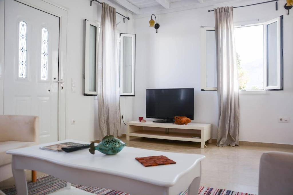 White Wave Villa, 3Min Walk From Beach Kamári Zewnętrze zdjęcie