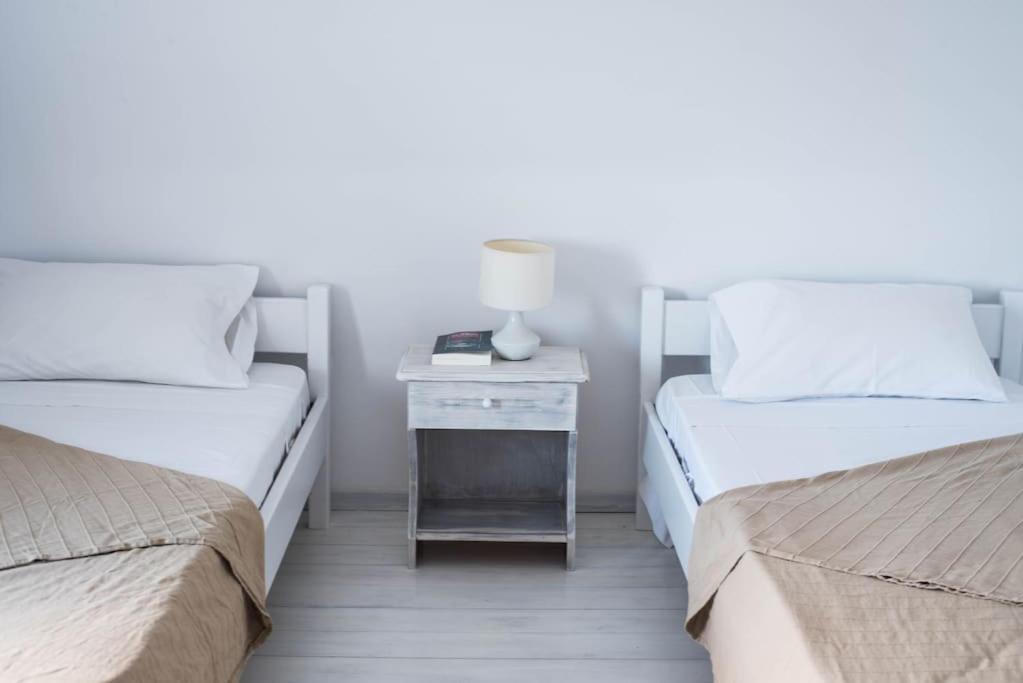 White Wave Villa, 3Min Walk From Beach Kamári Zewnętrze zdjęcie